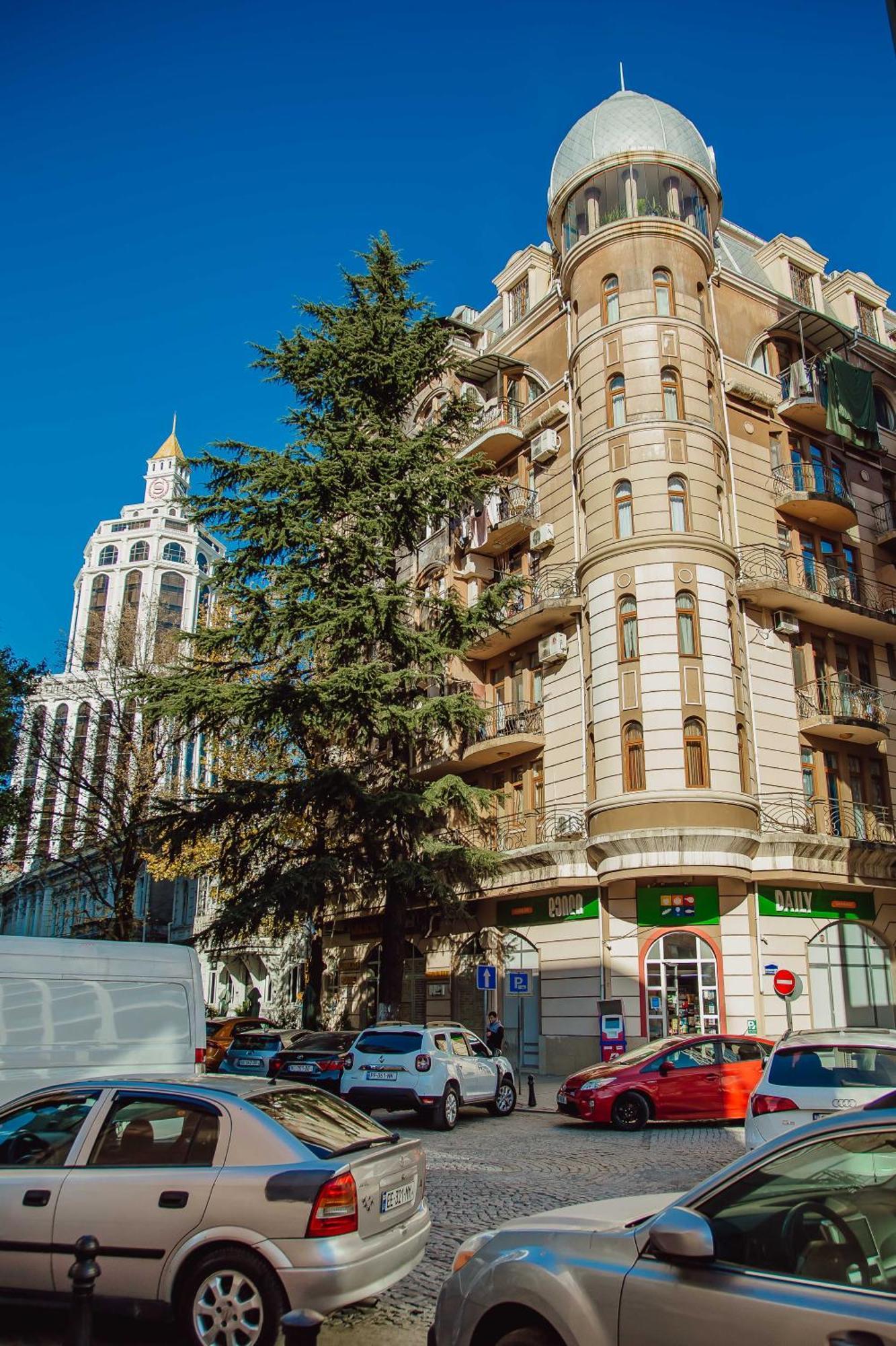 Ekaterine'S Apartments Batumi Exterior photo